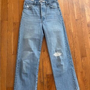 Levi’s Ribcage Straight Leg Jeans with Knee Patch - light blue